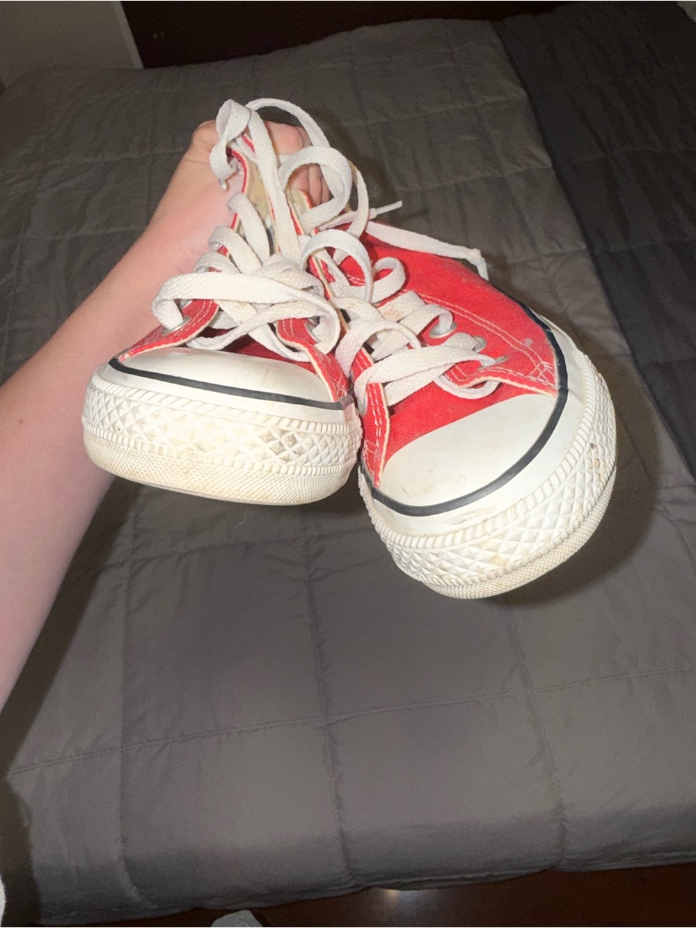 Red converse - Picture 5 of 10